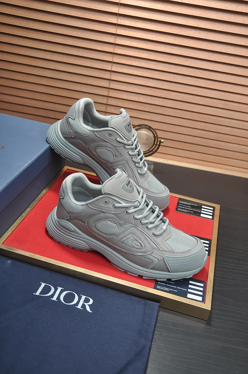 Men's men's shoes 💰: 540💶 (top original order) Brand: Dior (Dior) Standard code: Men's code 38-44 (45 customized) Grade: Same style as the official website Material: Top original cowhide stitched together Original wear-resistant and lightweight outsole Style category: Fashionable casual shoes Distinguished luxury brand elements top luxury Color: Real picture color